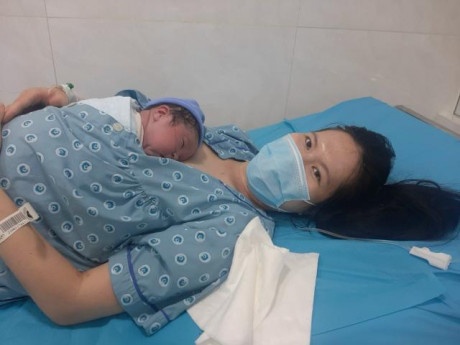 Chuyện đi sinh của mẹ bầu ở điểm nóng dịch bệnh: "Rất lo lắng khi ngày dự sinh cận kề"
