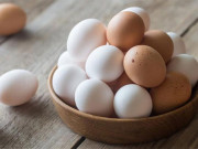 Bếp Eva - Mua trứng gà nên lấy quả to hay nhỏ, học 4 mẹo này để chọn được trứng ngon