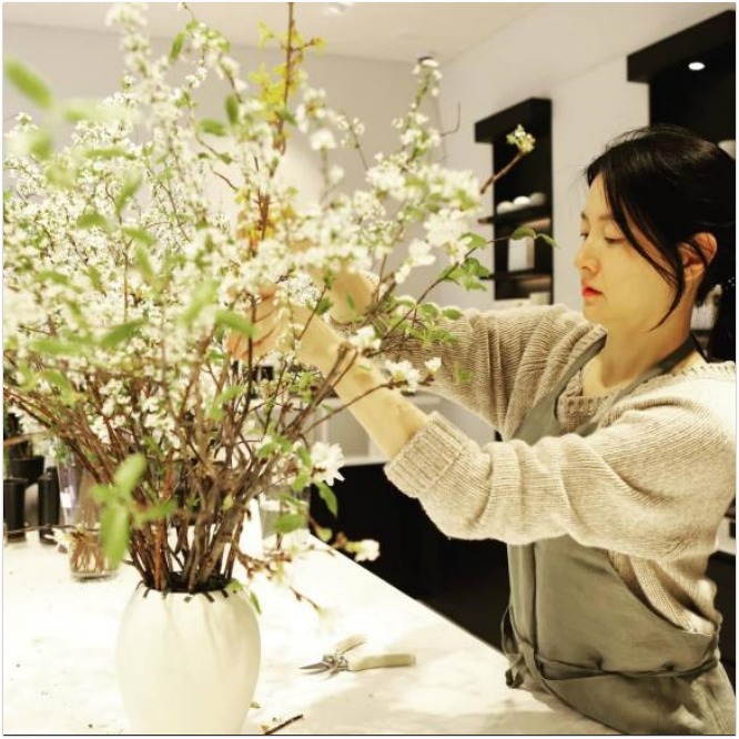 Dù ảnh chưa chỉnh sửa, nhan sắc của Lee Young Ae vẫn gây sốt.