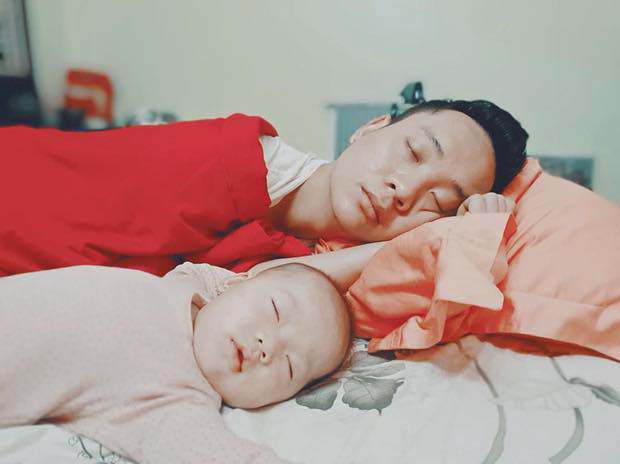Cường Đôla ôm con gái ngủ nhưng ảnh Đàm Thu Trang chụp lén lúc nửa đêm gây khó hiểu - 9