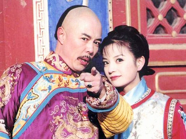 Hoàn Châu Cách Cách dính lời nguyền: Dàn sao vướng scandal, Triệu Vy làm bay màu cả phim