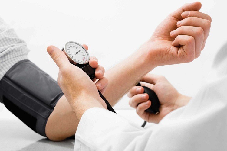Tụt huyết áp có thể xảy ra khi bạn thay đổi tư thế đột ngột