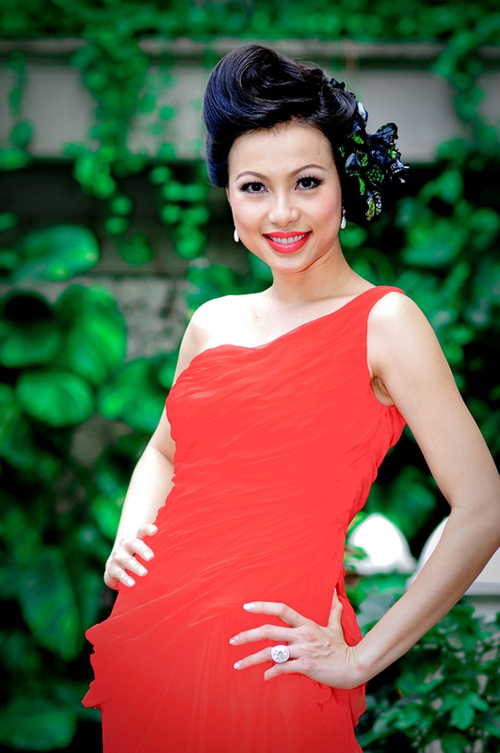Sinh 2 con cho chồng giáo sư ở Italia, Hoa hậu giàu nhất Việt Nam vẫn chưa kết hôn - 1
