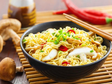 Nếu ăn thường xuyên ăn mì tôm cần áp dụng ngay cách này sẽ tốt cho sức khỏe của bạn