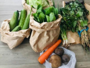 Tin tức - 2 tháng thất nghiệp, tiền không có, chàng trai Sài Gòn ngỡ ngàng khi nhận túi đồ shipper giao đến