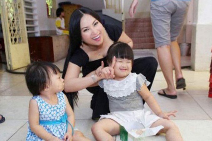 Nữ tỷ phú tặng TP.HCM 100 tấn lương thực: Là người Việt giàu nhất thế giới, có 2 con gái - 14
