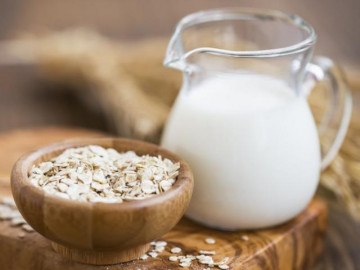 Cách nấu yến mạch với sữa dành cho bé từ 6 tháng tuổi ăn dặm cơ bản nhất