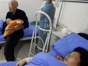 Làm mẹ - Bà mẹ U50 đi sinh con một mình, lúc cha đứa trẻ xuất hiện, ai cũng choáng váng