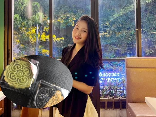 Khu phố vừa phong tỏa vì COVID-19, cô gái bất ngờ nhận được thứ này từ hàng xóm tầng trên