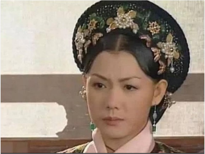 Mạnh Đình Lệ xuất hiện từ phim này đến phim khác.