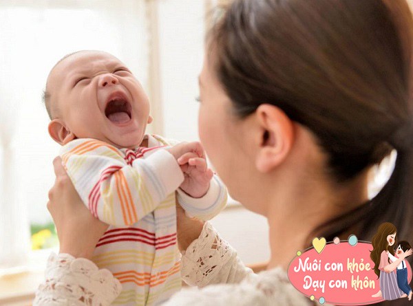 Làm những hành động này với trẻ sơ sinh, bác sĩ cảnh báo khiến trẻ gù lưng, vẹo cột sống - 6