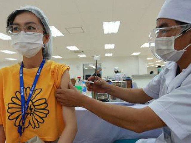 Người tiêm đủ liều vắc-xin Covid-19 có được đi lại, làm việc bình thường?