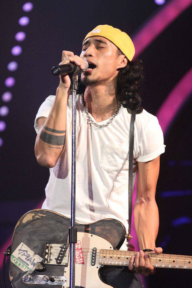 Phạm Anh Khoa theo đuổi phong cách âm nhạc Rock đầy cá tính mạnh mẽ.