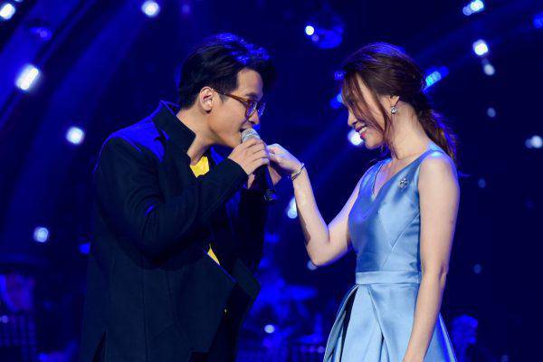 Bên cạnh việc ra sản phẩm âm nhạc mới, Hà Anh Tuấn cũng chăm chỉ tổ chức Liveshow cho người hâm mộ.