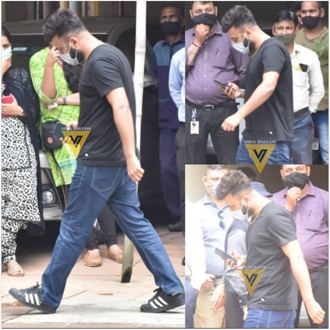 Mọi người đều lặng đi vì cái chết bất ngờ của anh.