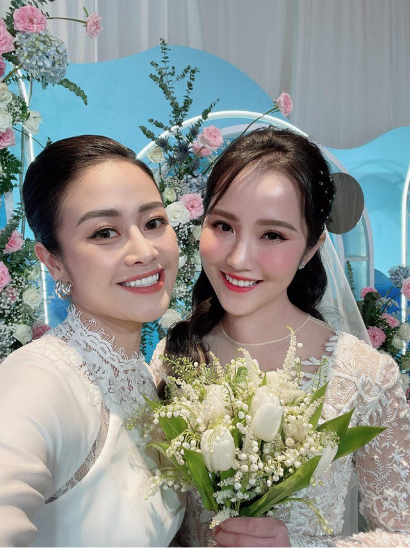 Phong cách trang điểm của cô dâu Primmy Trương lúc ấy cũng được nhiều cô dâu học hỏi sau đó. Cho đến cuỗi buổi lễ hàng chục giờ đồng hồ mà lớp make up của cô vẫn rất rạng rỡ, xinh đẹp.