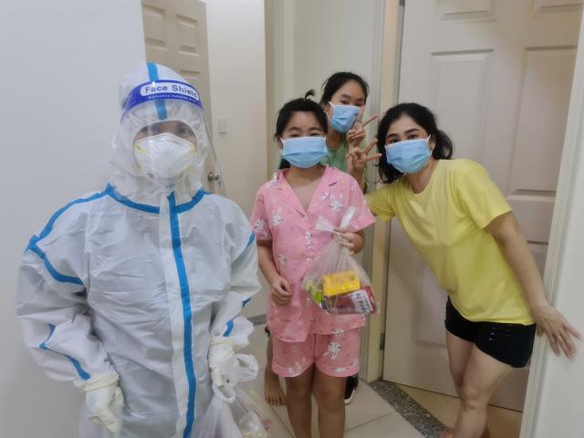 Tin tức 24h: Bà qua đời vì COVID-19, cả nhà thành F0 và hành động đặc biệt khi xuất viện