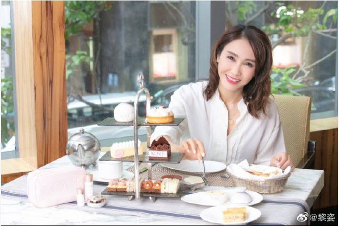 Lê Tư cũng được ăn nhiều món ăn sang trọng, đắt tiền.