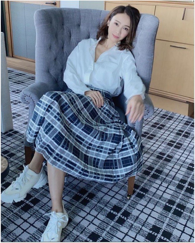 Lê Tư giờ sống an nhàn trong biệt thự đắt tiền.