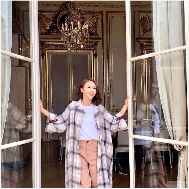 Có không ít lần cô khoe 1 góc của căn biệt thự nghìn tỷ.