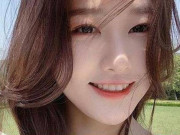 Clip Eva - Bị chụp lén trên tàu điện, cô gái đột nhiên gây sốt vì có nhan sắc thần tiên