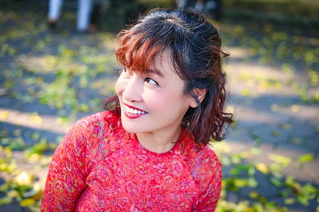 amp;#34;Mẹ vợ Long Hương Vị Tình Thânamp;#34;: Thời trẻ như thiên thần, một tay mở tiệm váy cưới nuôi chồng - 12