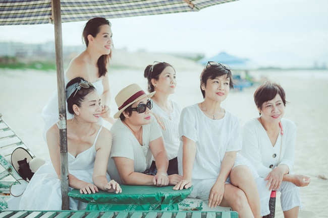 amp;#34;Mẹ vợ Long Hương Vị Tình Thânamp;#34;: Thời trẻ như thiên thần, một tay mở tiệm váy cưới nuôi chồng - 18