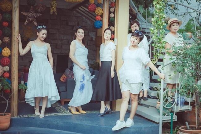 Bên cạnh đó, chị cũng rất thích đi du lịch cùng bạn bè.