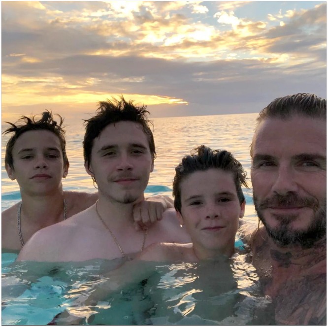 Beckham cũng là người đàn ông sở hữu gương mặt không góc chết.