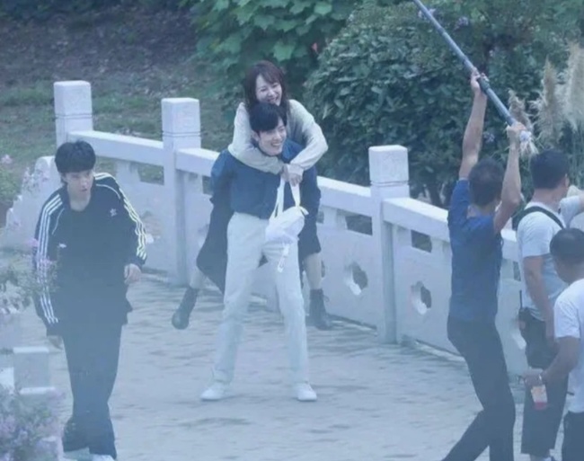 Tiểu Hoa đán đen đủi nhất 2021: 3 phim amp;#34;đắp chiếuamp;#34; - 12