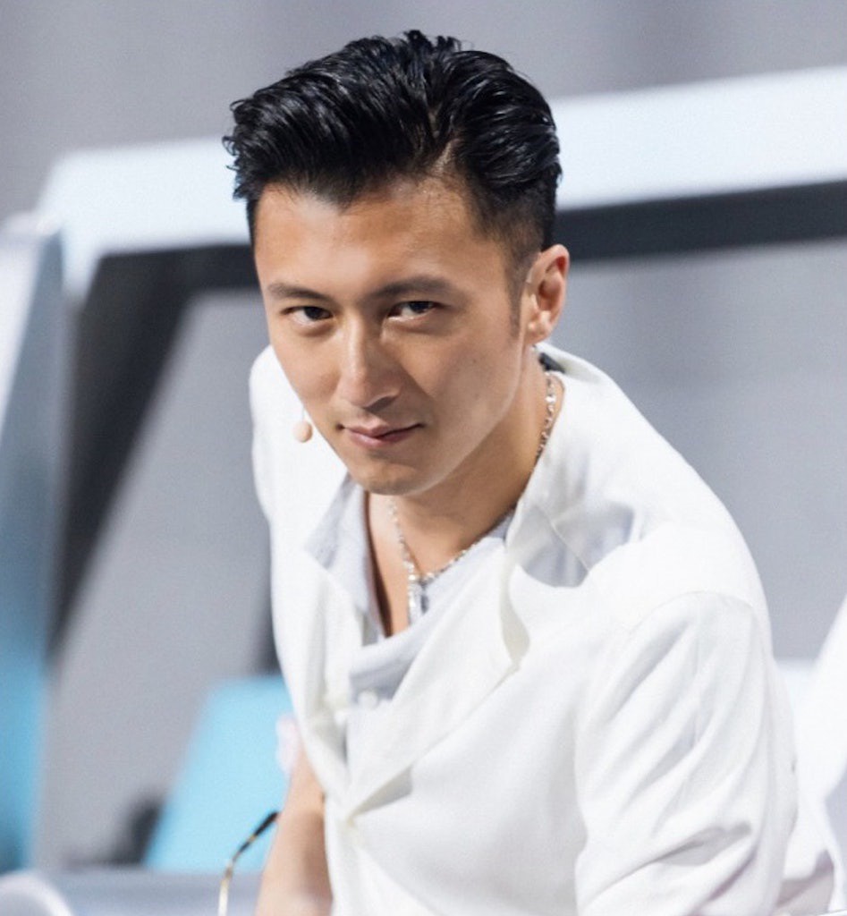 Tạ Đình Phong bỏ quốc tịch Canada.