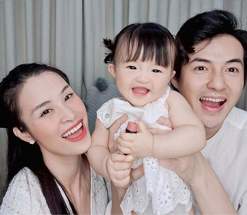 Con gái Đông Nhi - Ông Cao Thắng hiện là một trong những em bé quyền lực trên mạng xã hội.