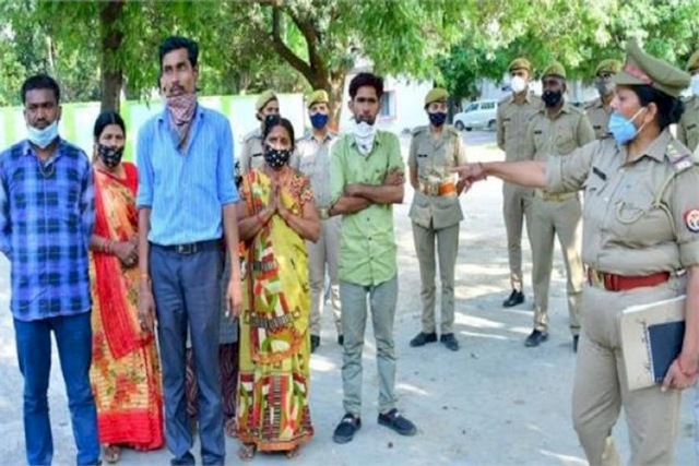 Cảnh sát bắt giữ 8 người có liên quan đến vụ buôn bán người trái phép.