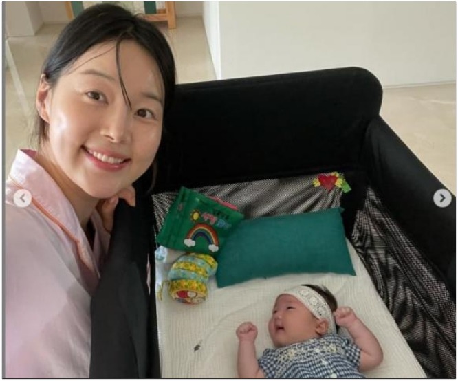 Làn da của Han Ji Hye gây sốt trên mạng.