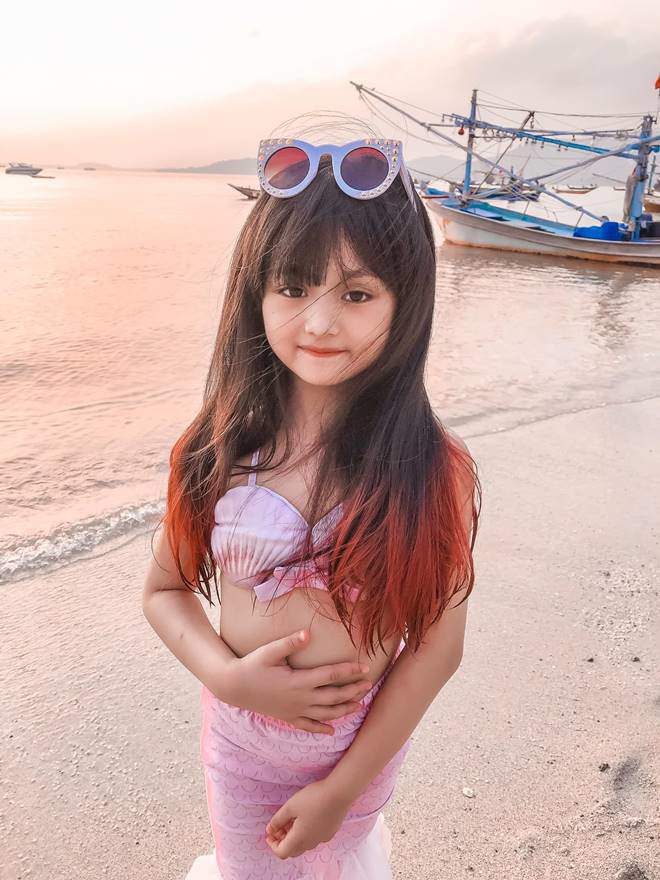 2 năm sau đăng quang Hoa hậu nhí Thái Lan, bé gái 8 tuổi giờ chăm chỉ bán hàng - 7