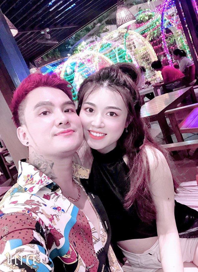 Lâm Chấn Huy gặp fan nữ Thu Hương khi cô mới học cấp 2, anh không ngờ 10 năm sau gặp lại cô ấy trở thành vợ mình.