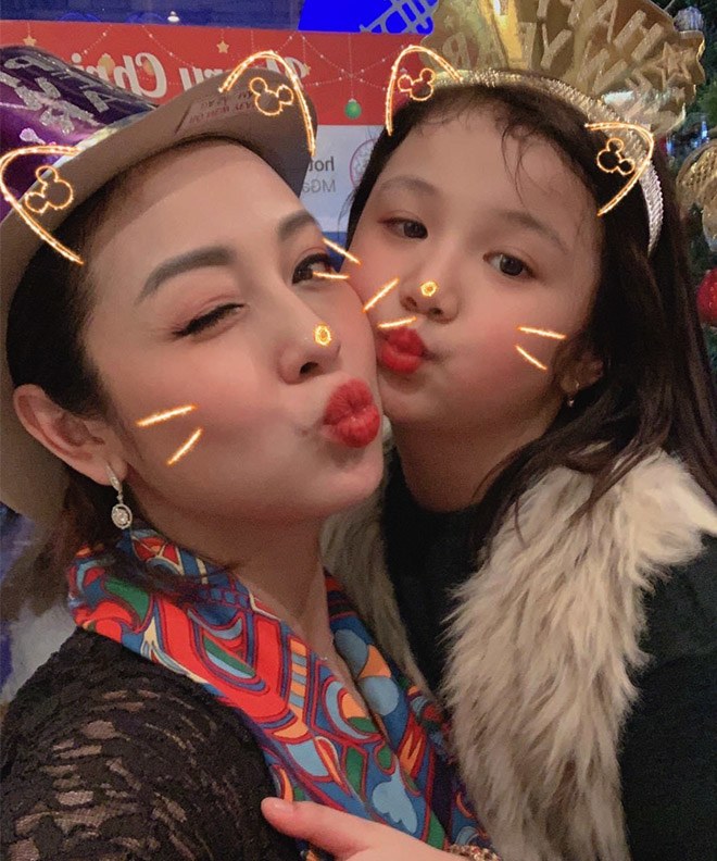 Jennifer Phạm khoe con gái 8 tuổi nhảy điệu như hotgirl, tương lai đẹp hơn mẹ ngày càng gần - 11