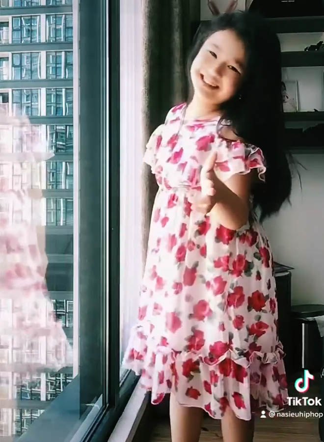 Jennifer Phạm khoe con gái 8 tuổi nhảy điệu như hotgirl, tương lai đẹp hơn mẹ ngày càng gần - 4