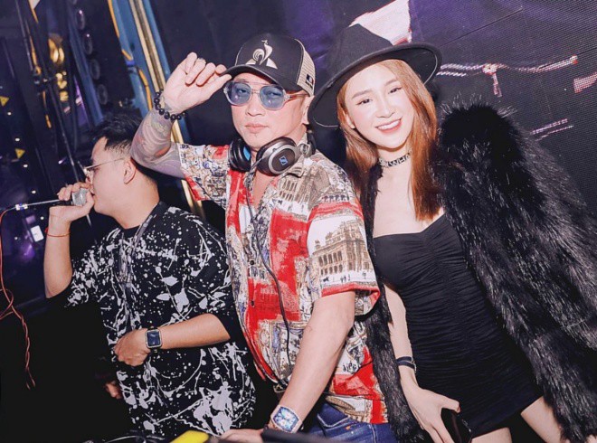 Nữ DJ được săn đón khá nhiều tại các tụ điểm âm nhạc của giới trẻ.