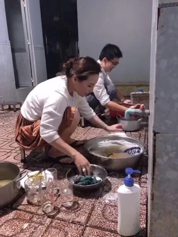 Lấy Quý Bình, nữ đại gia về nhà chồng rửa bát, tiết lộ mối quan hệ với chị chồng - 1