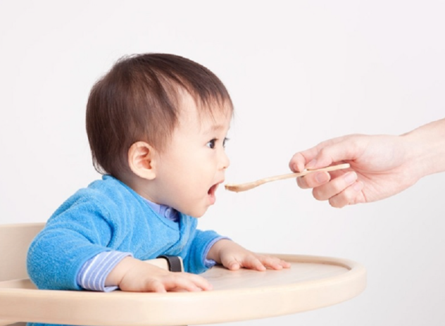 Trẻ sơ sinh có nên ăn sữa chua mỗi ngày không và bao nhiêu là tốt?  - 4