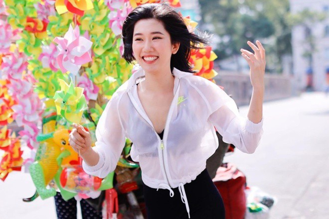 Bóng hồng Thúy Ngân gây bất ngờ khi được coi là Khủng Long mới của mùa 2.