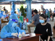 Tin tức - Những người có "thẻ xanh COVID-19" được làm gì khi thành phố giãn cách theo chỉ thị 15 và 16?