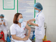 Sức khỏe - Tại sao đã tiêm chủng 2 mũi vắc xin vẫn bị nhiễm COVID-19?