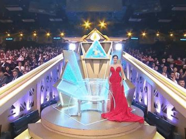 Clip Eva - Màn final walk 'tự động' có một không hai của Hoa hậu Hồng Kông Tạ Gia Di