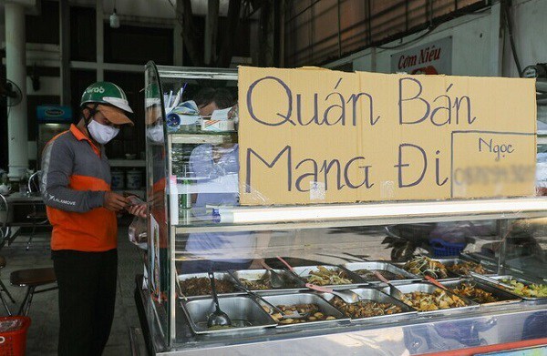 Hà Nội sẽ cho mở một số dịch vụ kinh doanh tại các quận huyện đủ điều kiện.