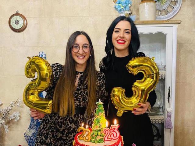 Thấy bạn học của con giống hệt những đứa con khác, mẹ chết lặng trước kết quả xét nghiệm ADN