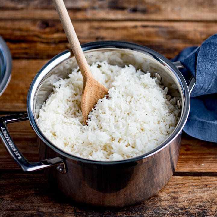Dù nấu cơm bằng nồi cơm điện hay bếp ga, bếp từ thì vẫn có thể ngon, đảm bảo dinh dưỡng nếu biết cách