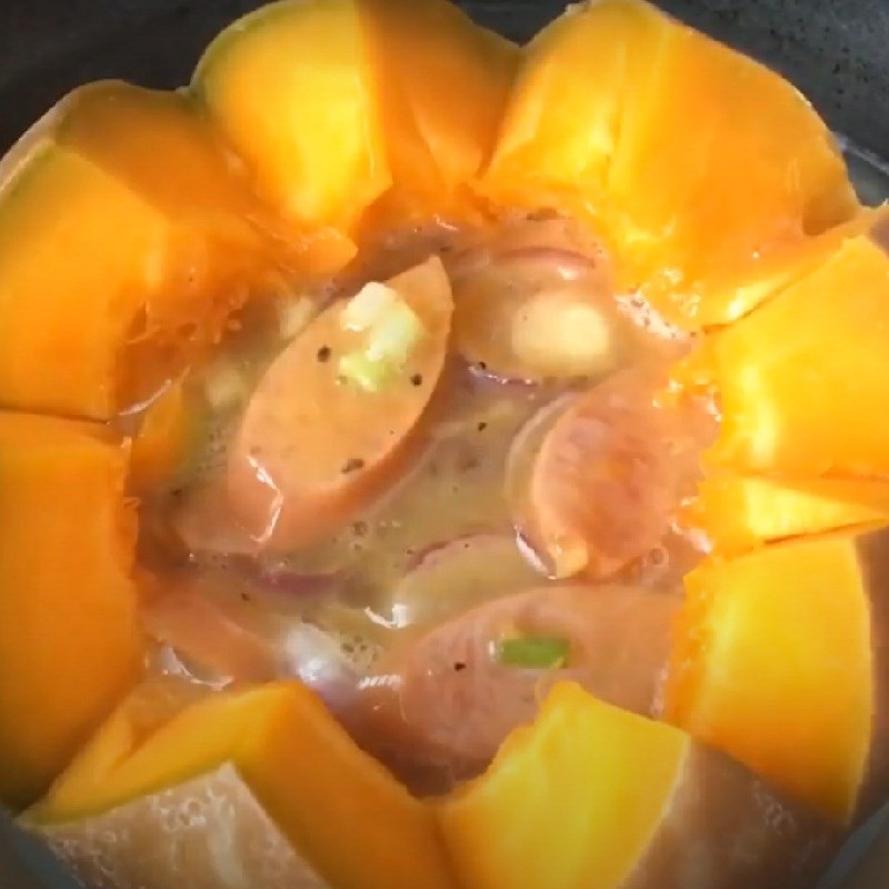 Cách làm bí đỏ hấp trứng cho bé ăn dặm - 11