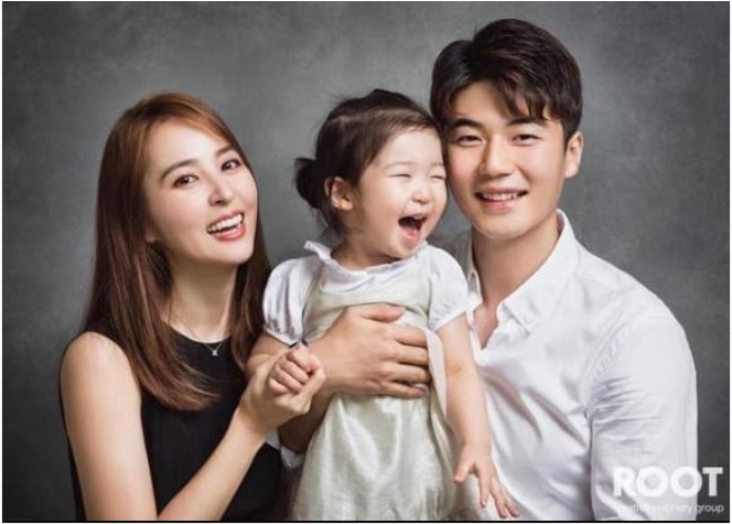 Sau khi kết hôn và sinh con, Han Hye Jin sống rất kín tiếng.